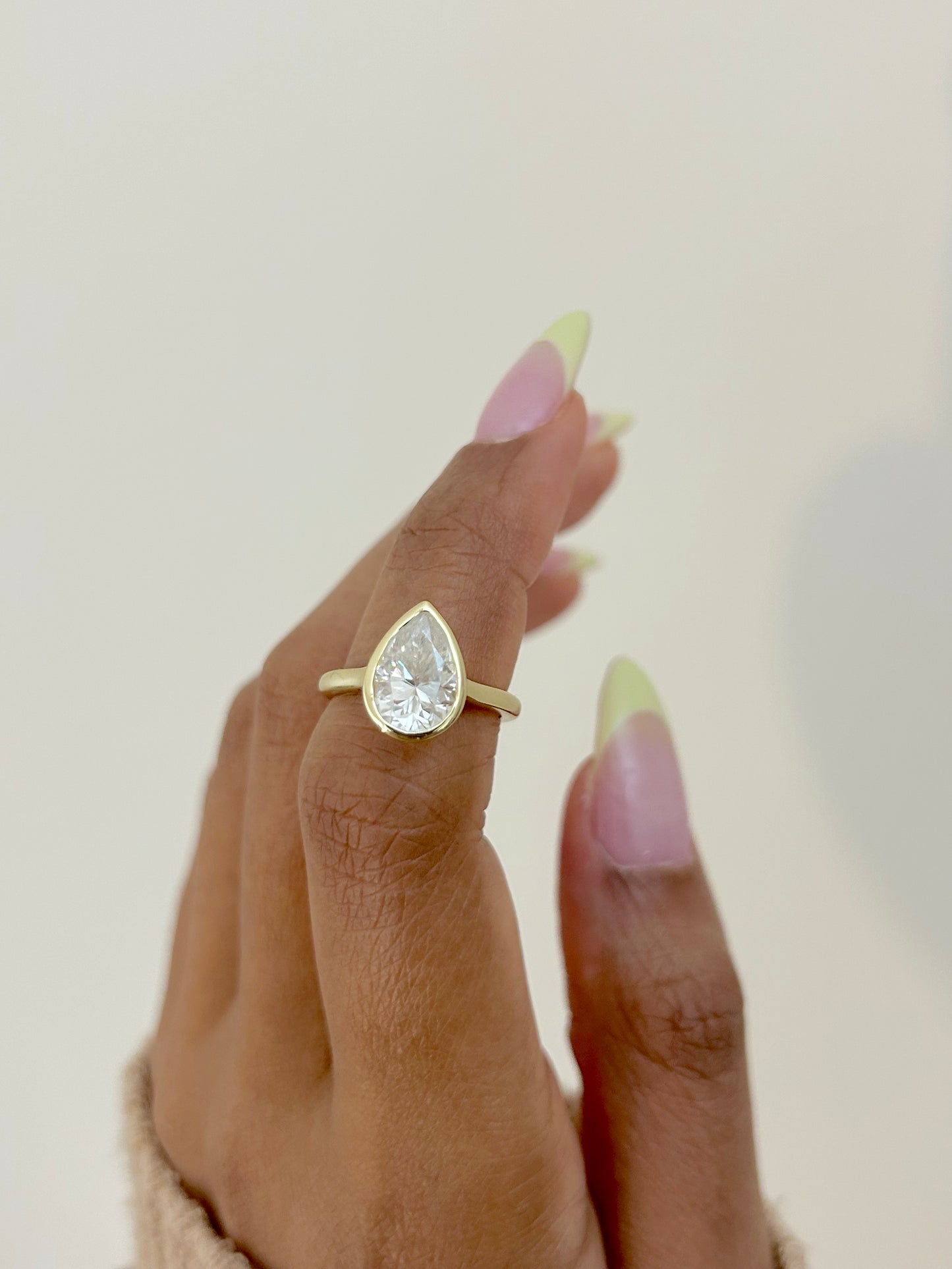 Pear Cut Bezel