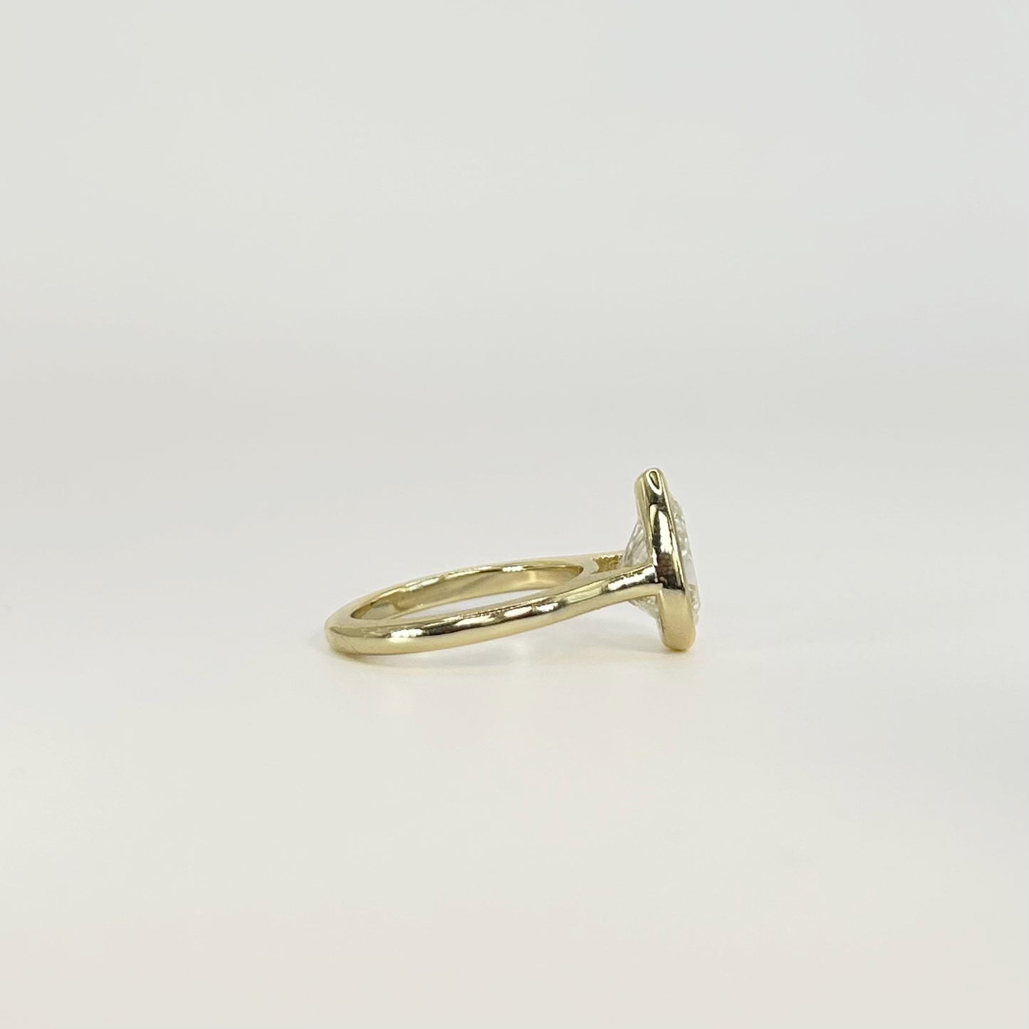 Pear Cut Bezel