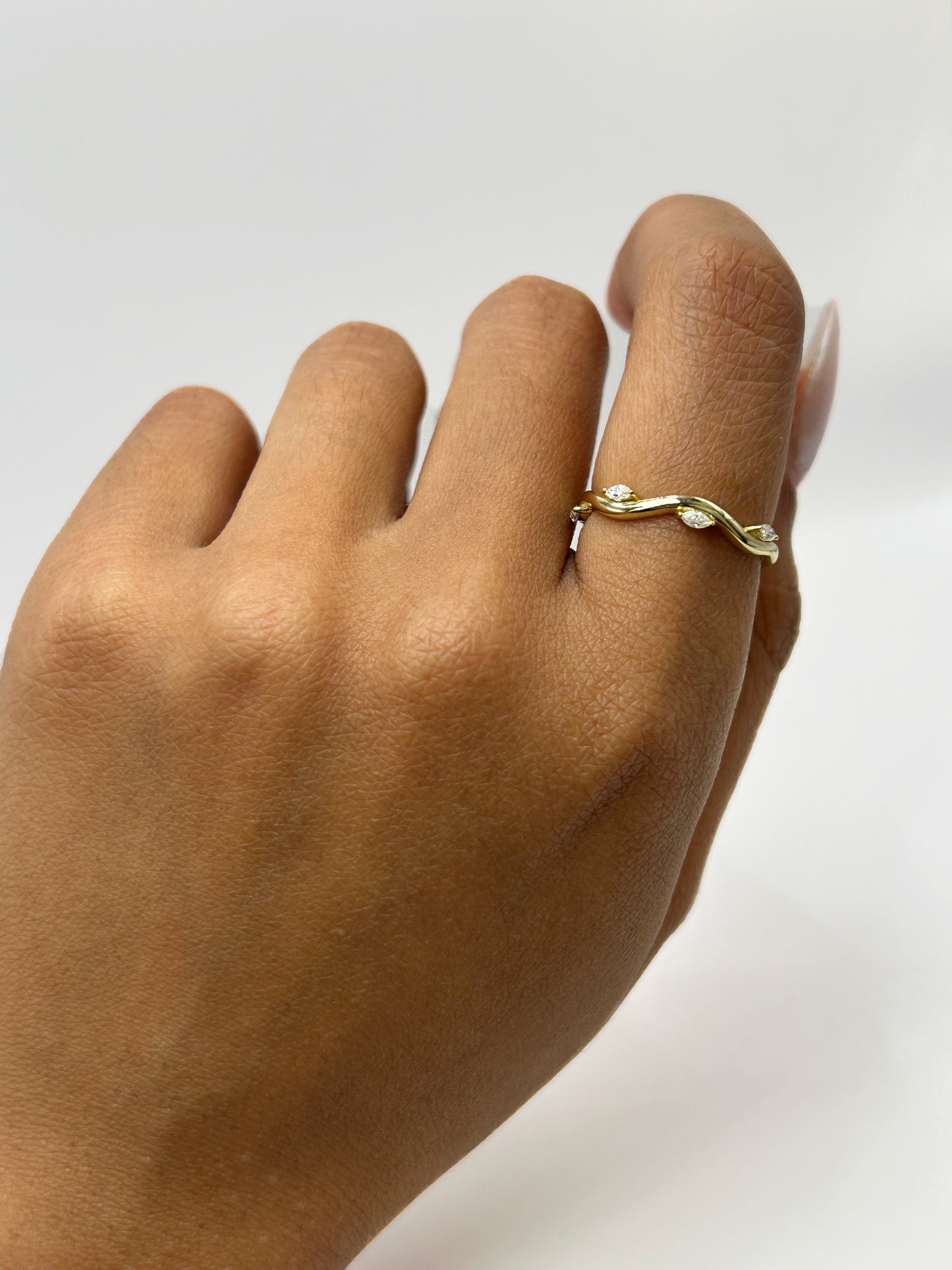 Wavy Marquise Band