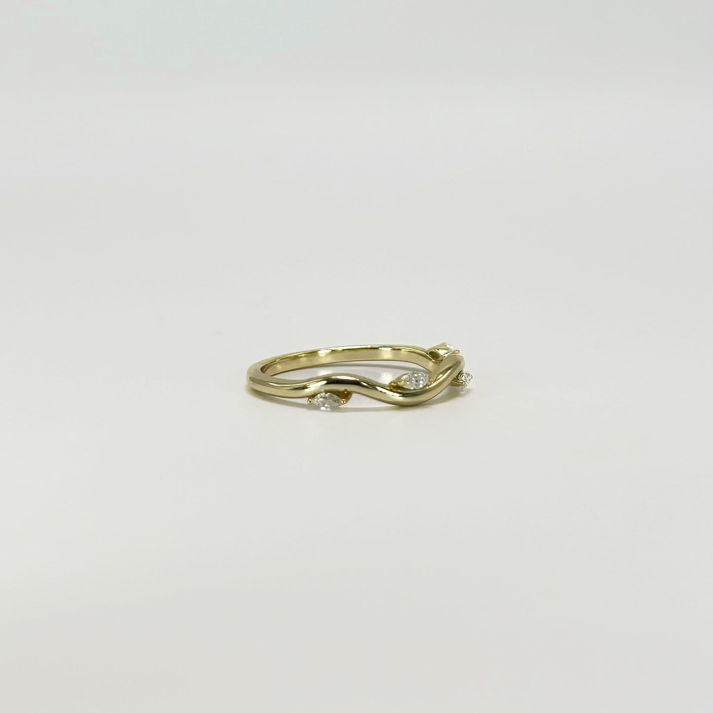 Wavy Marquise Band