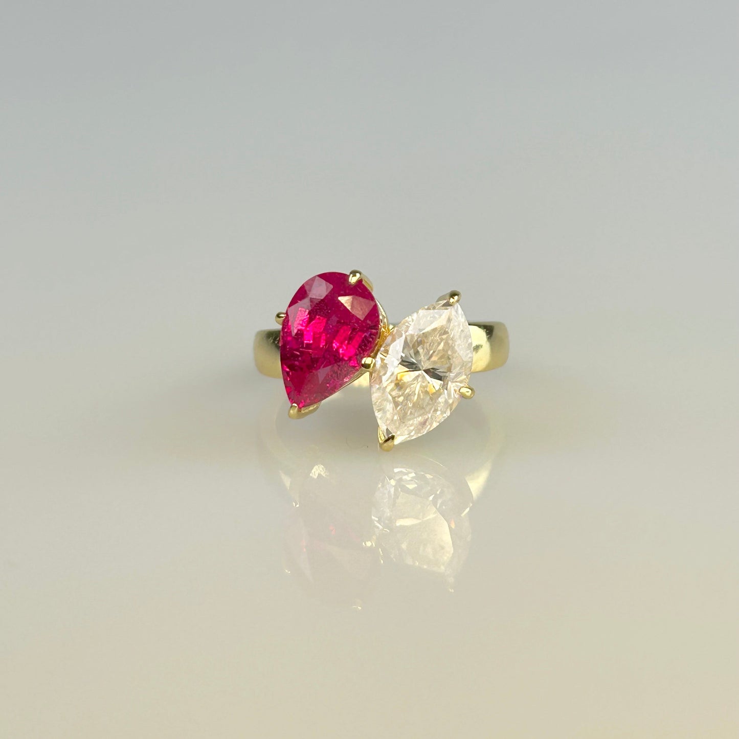 Ruby Toi et Moi Ring