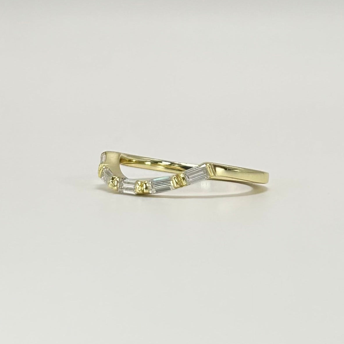 Curved Baguette Band