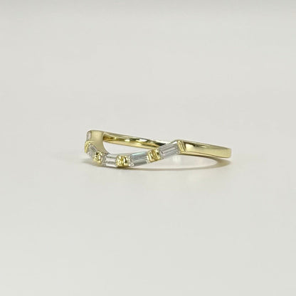 Curved Baguette Band