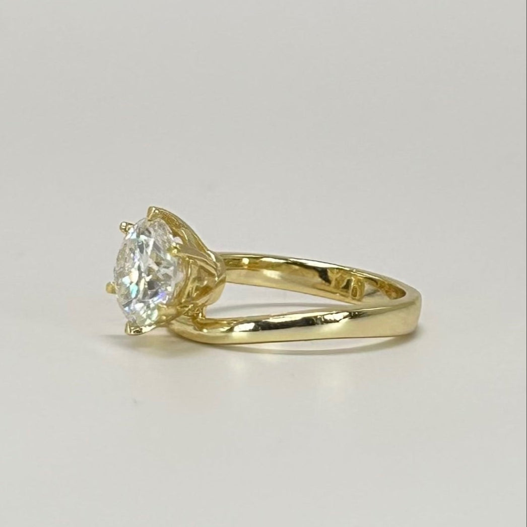 Round Brilliant Ring with Mini Pink Sapphire